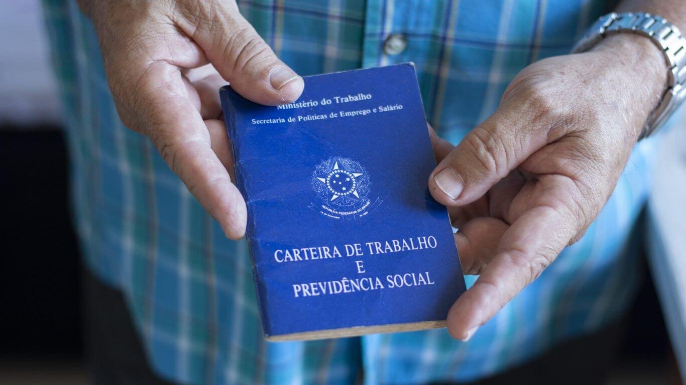 Estágio perde seguro desemprego? Assina a carteira de trabalho?